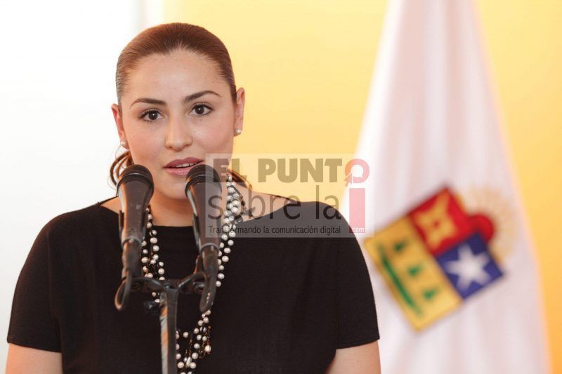 Recibe Mariana Zorrilla de Borge certificación de inmuebles seguros contra incendios