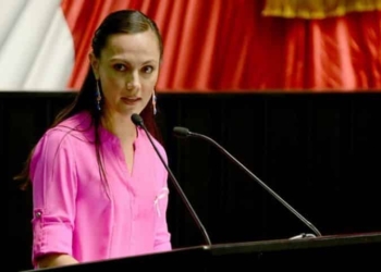 De priistas provienen las zancadillas y “fuego amigo” que recibe Arlet Mólgora