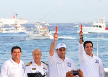 Da El Gobernador Disparo De Salida Al Torneo Rodeo De Lanchas Mexicanas 2012