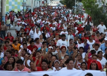 Miles de cancunenses hacen patente su respaldo absoluto a Peña Nieto‏