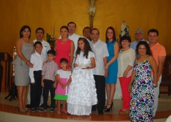 SOCIALES: Celebra su primera comunión Sedna Muñoz Gough