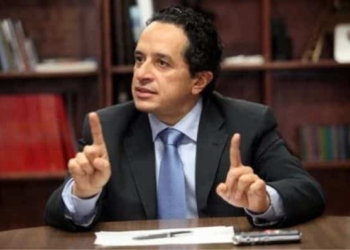 Por segunda ocasión Carlos Joaquín alza la mano para la gubernatura