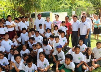 Suman esfuerzos Voluntariado del Congreso y DIF Tulum