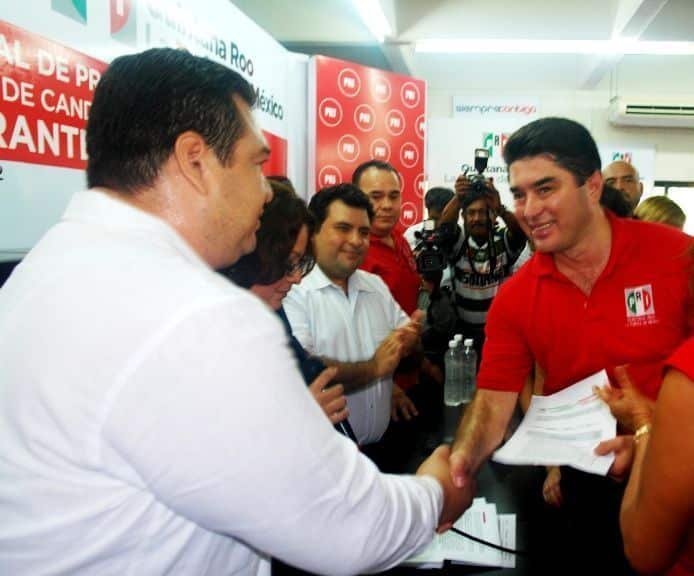 Con un gran apoyo ciudadano Félix González Canto se registra como candidato a senador por el PRI