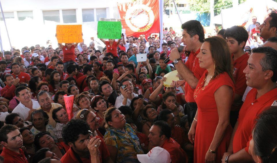 Apabullante Félix González Canto en su registro como precandidato a la senaduría
