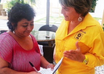 Llama Laura Beristain A Sumarse A #Quemepregunten