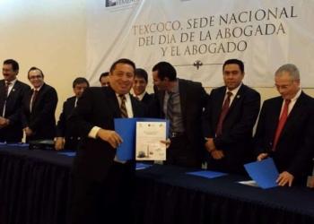 “Cachetada con guante blanco”