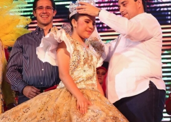 Encabeza el gobernador ceremonia de coronación de los reyes del carnaval Cozumel 2013