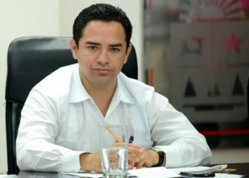 José Luís Toledo Medina cuando ya se está metiendo en “camisa de once varas”