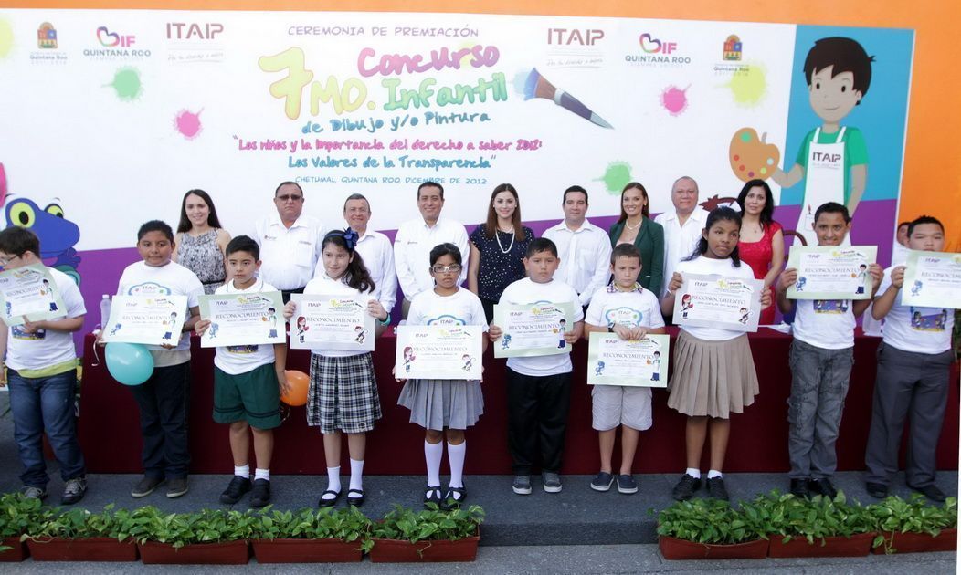Premia Mariana Zorrilla de Borge a los ganadores del concurso “los niños y la importancia del derecho a saber”