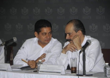 ISSSTE en Quintana Roo firma convenio con ópticas Devlyn