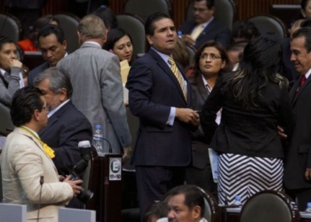 Llaman izquierdas al Senado a quitar el fuero al Presidente