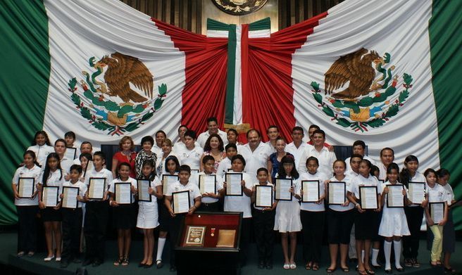 Convocan a niños y niñas a participar en el parlamento infantil 2013