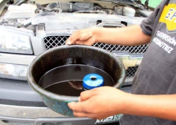 Inicia revisión de talleres mecánicos para verificar que no estén contaminando el suelo y medio ambiente