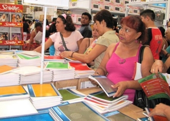 Empieza el calvario; regreso a clases ahorca bolsillos de padres de familia