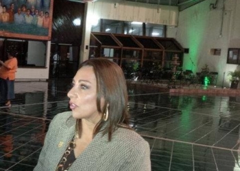 Tal cual mexicana, Cora Amalia no acepta la derrota