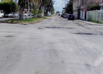 La pavimentación y bacheo de calles en la capital; asignatura pendiente