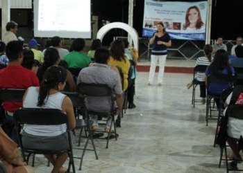 Rosa Adriana Díaz Lizama pide a los panistas de Umán preparse, unirse y trabajar juntos
