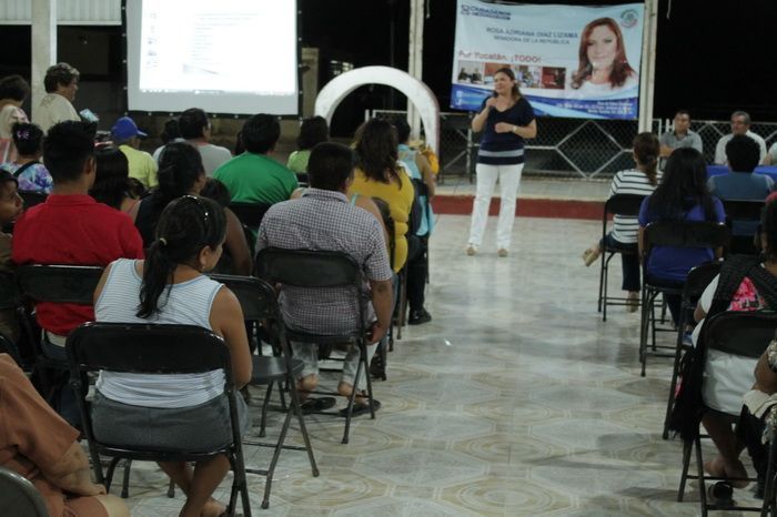 Rosa Adriana Díaz Lizama pide a los panistas de Umán preparse, unirse y trabajar juntos