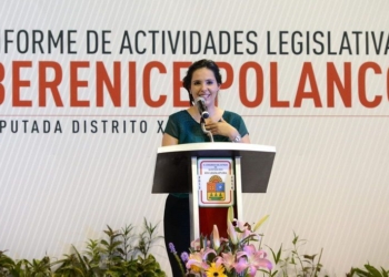 Con el apoyo de los titulares de los tres Poderes del Estado rinde su informe de labores la diputada Berenice Polanco Córdova