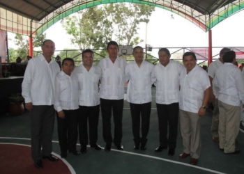Reconocen presidentes municipales de Quintana Roo el trabajo de edil de Bacalar