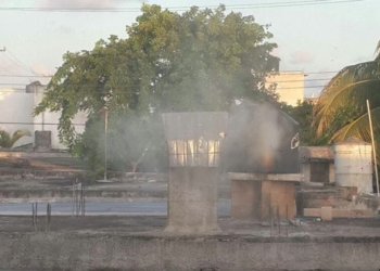 Denuncian quema clandestina en la colonia Jardines