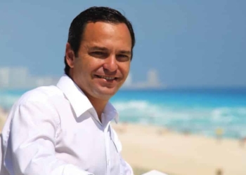 Le quedó grande la yegua a Paul Carrillo