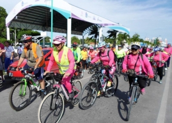 Dan banderazo a Rodada por las mujeres con cáncer