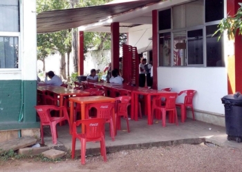 Pésimo servicio de cafetería en el Conalep Chetumal