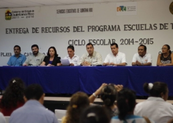 Gobierno de Mauricio Góngora en conjunto con autoridades educativas benefician a alumnos y familias solidarenses