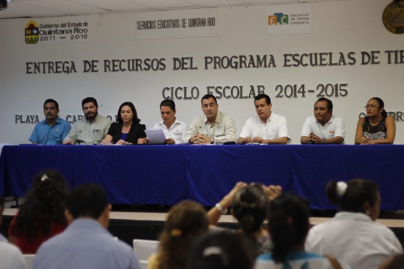 Gobierno de Mauricio Góngora en conjunto con autoridades educativas benefician a alumnos y familias solidarenses