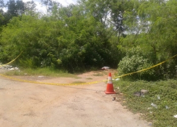Encuentran dos sujetos con tiro de gracia en tramo carretero Polyuc-José María Morelos