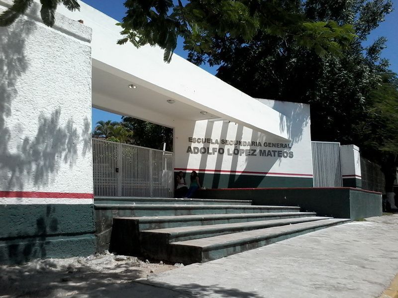 Secundaria federal Adolfo López Mateos, bajo rendimiento escolar y escándalos
