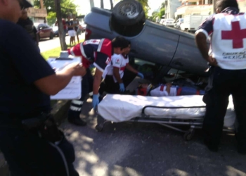Chocan Jetta y da volteretas en Chetumal