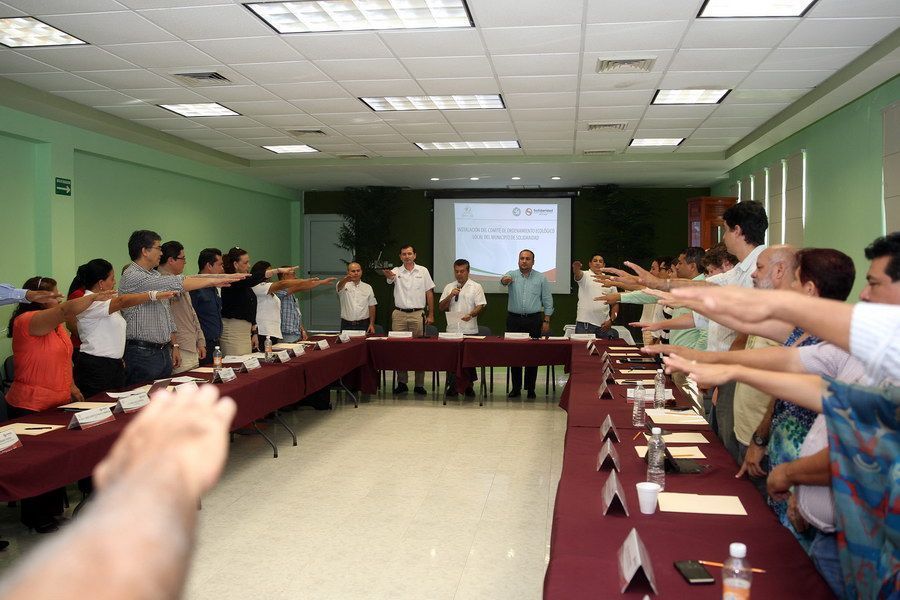 Mauricio Góngora trabaja por un futuro sustentable en Solidaridad
