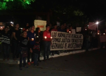 Estudiantes de Bacalar se manifiestan de manera pacifica