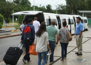 Por desatenciones empresa que presta servicio de transporte público el aeropuerto de Chetumal pierde clientes