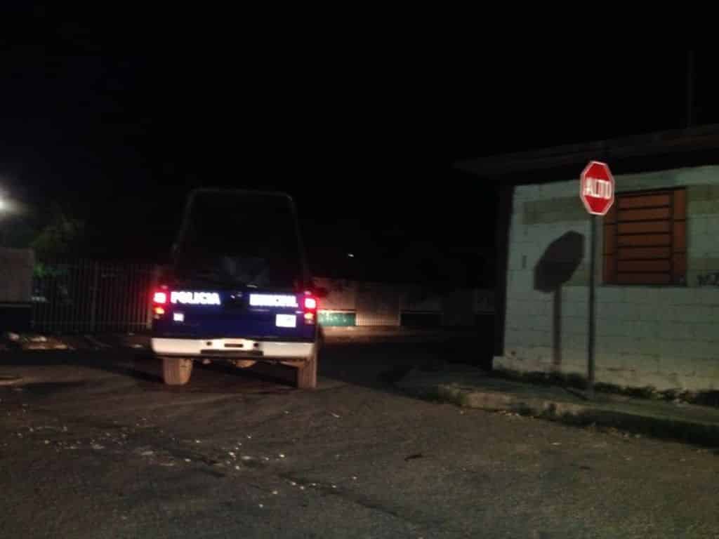 Una damita se salvó de par de maleantes que vigilaban su casa