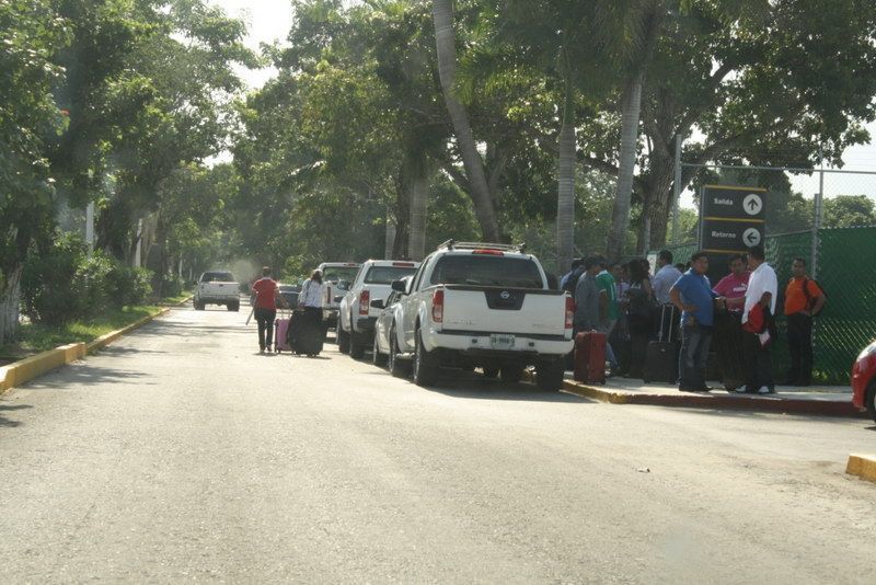 Buscan interesados en prestar servicio de transporte en aeropuerto de Chetumal: SCT