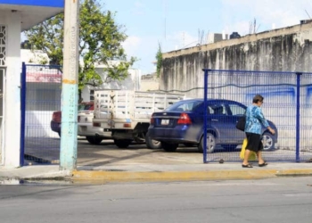 Estacionamientos de Chetumal operan al margen de la ley
