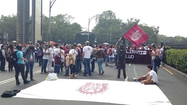 Los estudiantes del IPN vuelven a las calles con más demandas al gobierno