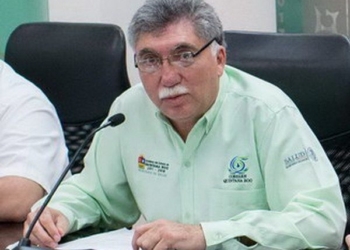 Inicia la pasarela de funcionarios estatales en el congreso local