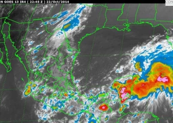 En este momento, el centro de presión minima de la Depresión Tropical No. 9, se ubica muy cerca de la costa de Campeche