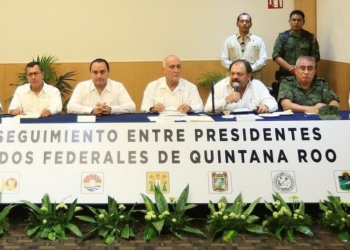 Reunión entre los tres niveles de gobierno