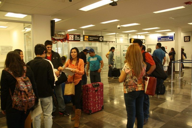 Dicen que Fernando Burgos es pésimo administrador del Aeropuerto de Chetumal