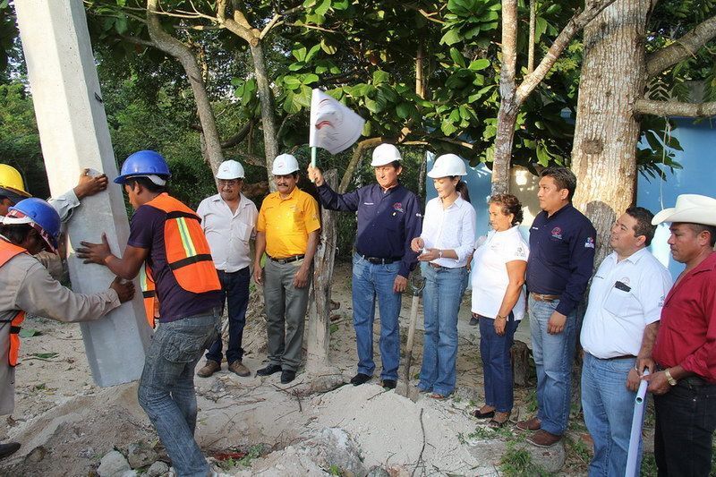 Ampliarán red eléctrica del poblado de Lázaro Cárdenas en Bacalar