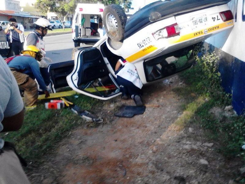 En su huida, ladrones provocan aparatoso accidente