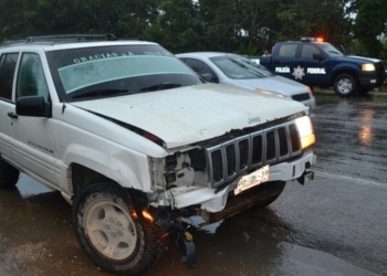 Una “troca” choca por alcance en la entrada de Chetumal