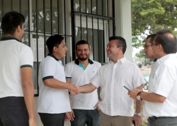 Aliado y comprometido con los jóvenes, Mauricio Góngora verifica obra del domo en Conalep