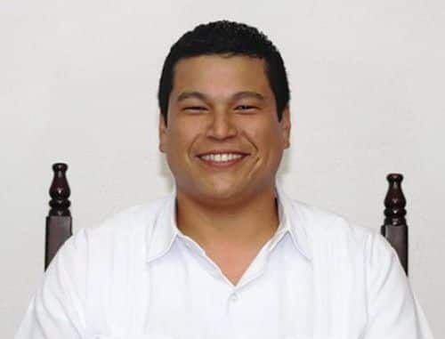 Regidor panista de OPB propone normar promoción de imagen de políticos por internet